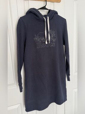 Roots Dark Gray Sweatshirt with Green Logo Patch